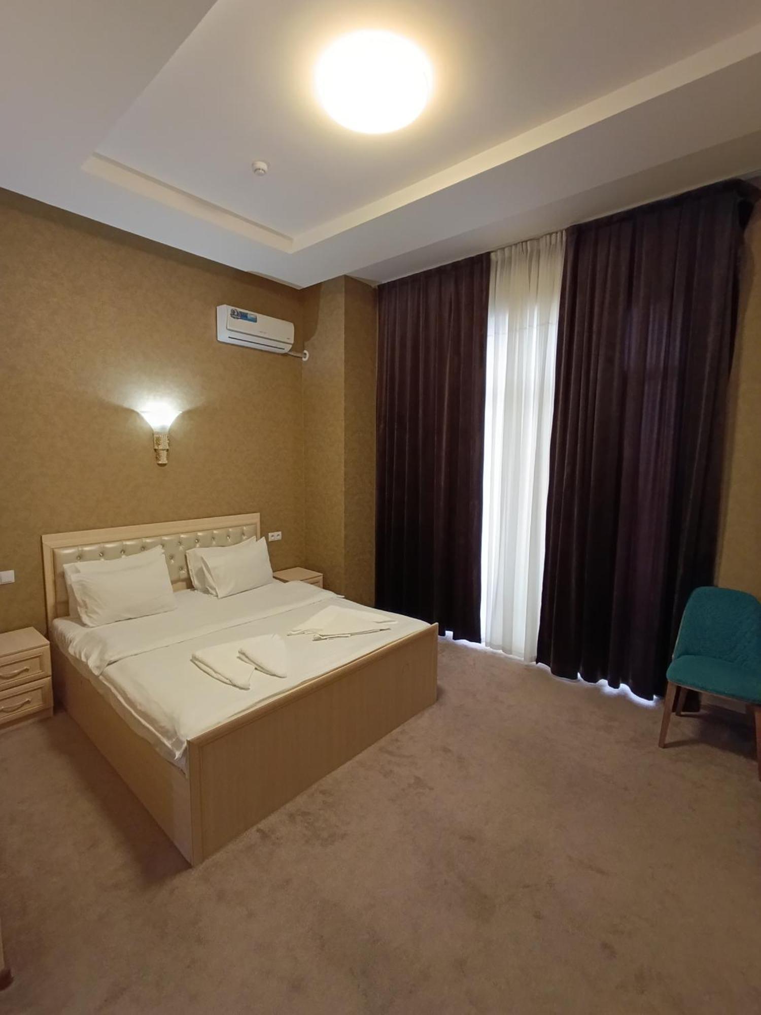Grand Caravan طشقند المظهر الخارجي الصورة